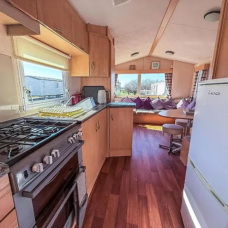 Lovely 6 Berth Caravan At Skipsea Sands Park In Yorkshire Ref 41053Sf Barmston Exterior foto
